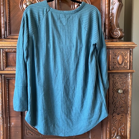 Chaser teal color long sleeve tunic. - Picture 4 of 6